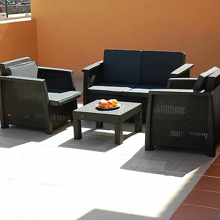 Front Beach, 4 People, Free Wifi Апартаменты
