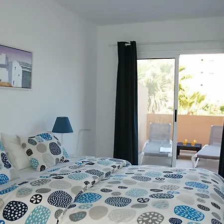 Апартаменты Front Beach, 4 People, Free Wifi