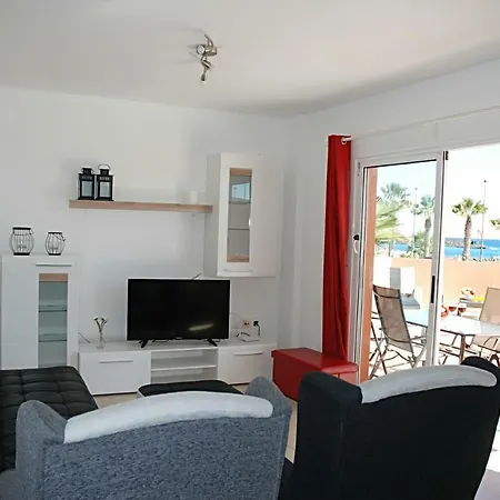 Front Beach, 4 People, Free Wifi *